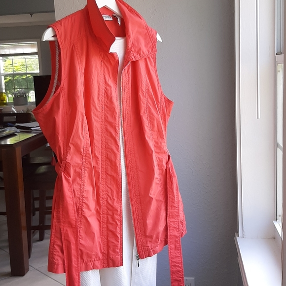 Light Vest - Picture 9 of 13